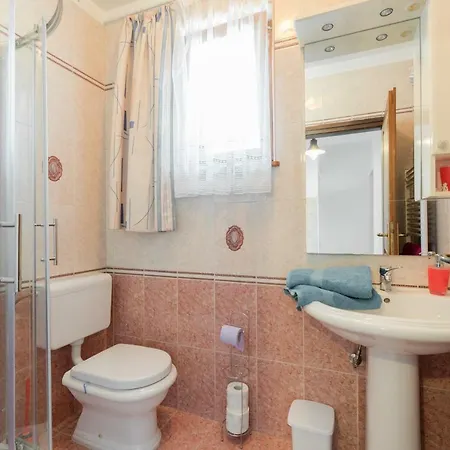 Eva فيلة لابين